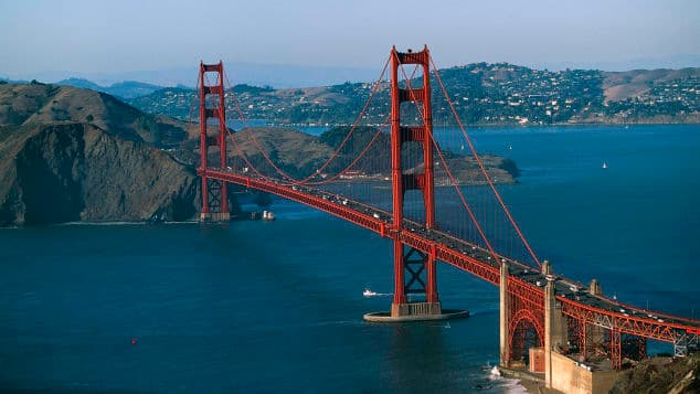 Co reklama prasowa ma wspólnego ze skokami z Golden Gate Bridge?